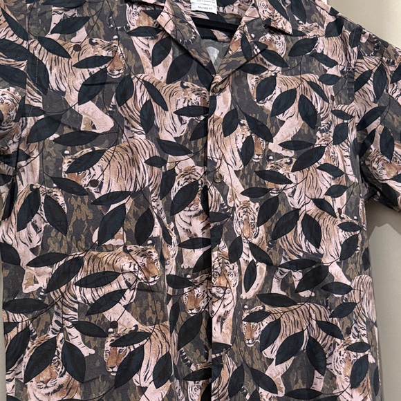 Zara Men's Black and Brown Leaf Print Shirt Size L Preloved - Picture 3 of 6